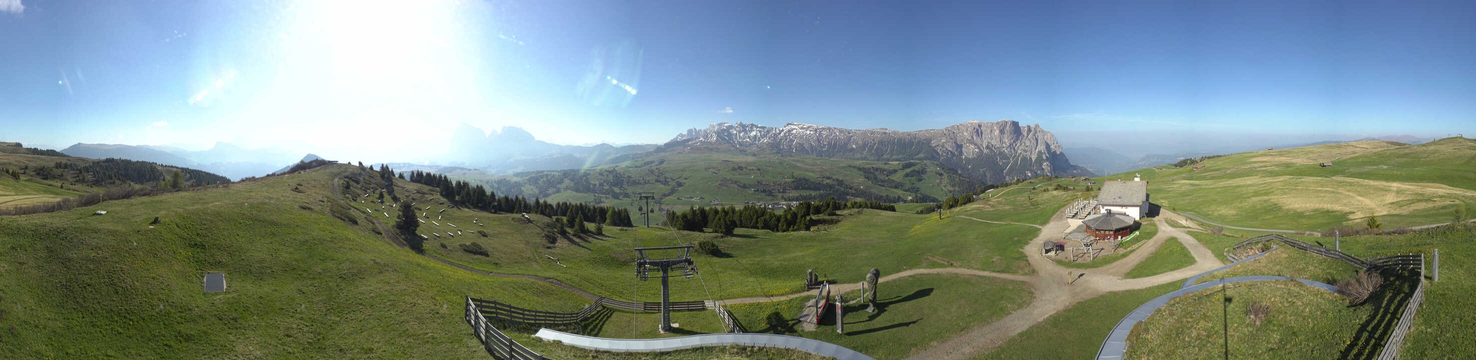 Archived image Webcam Alpe di Siusi: View from the Puflatsch Mountain Station