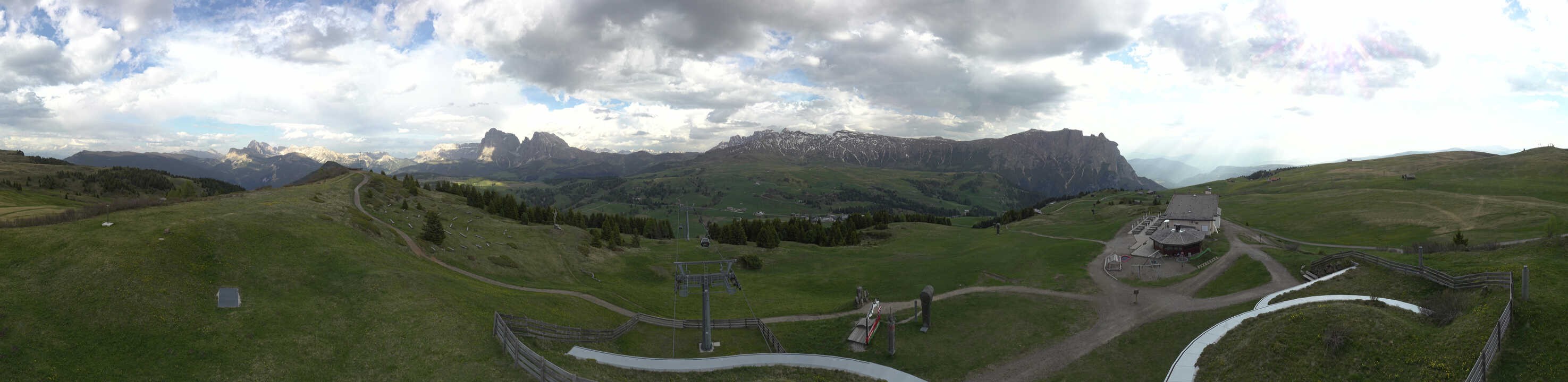Archived image Webcam Alpe di Siusi: View from the Puflatsch Mountain Station