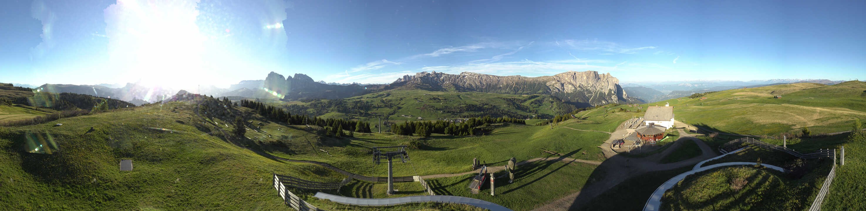Archived image Webcam Alpe di Siusi: View from the Puflatsch Mountain Station
