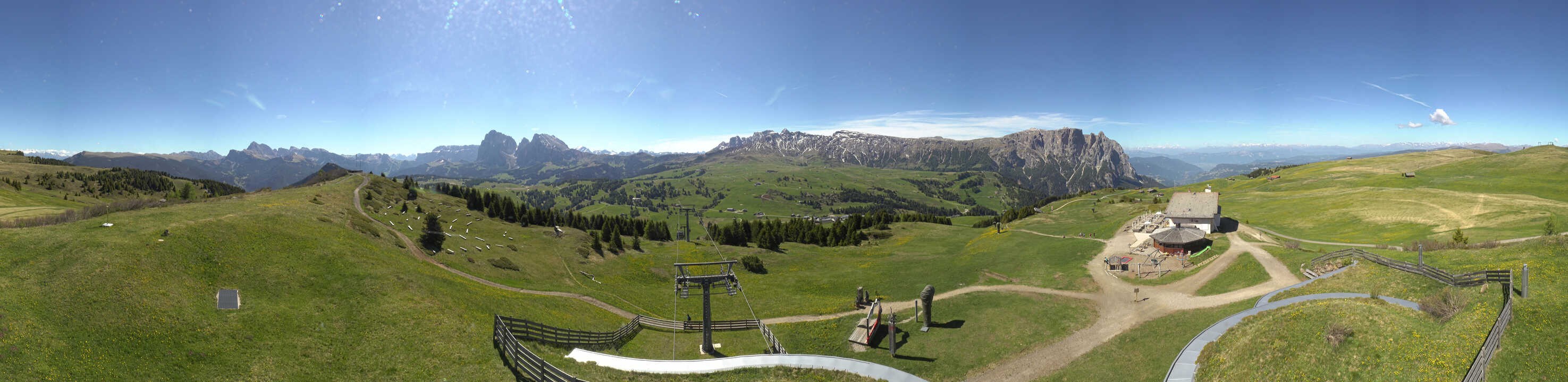 Archived image Webcam Alpe di Siusi: View from the Puflatsch Mountain Station