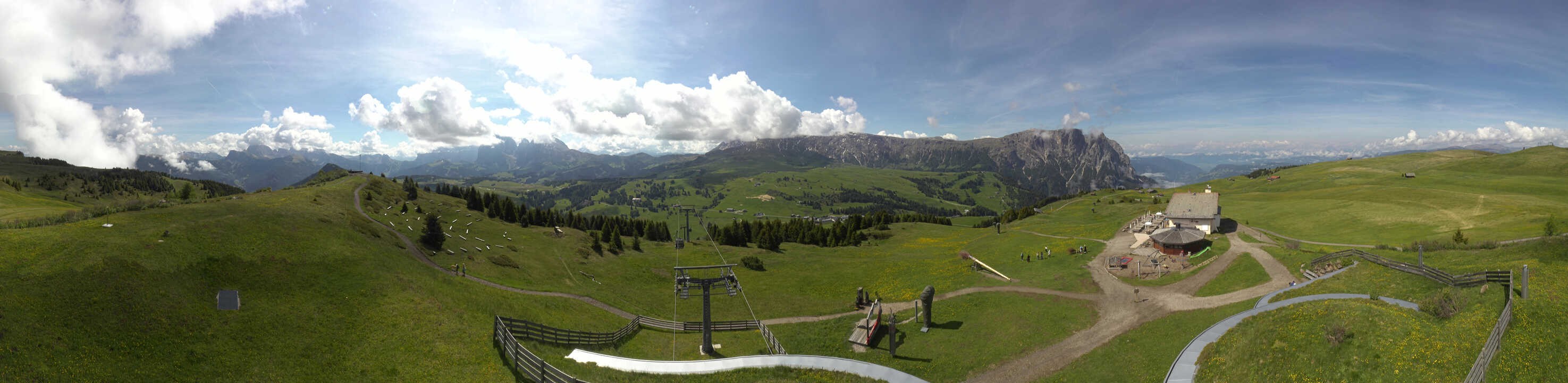 Archiv Foto Webcam Panorama der Seiser Alm von der Puflatsch Bergstation