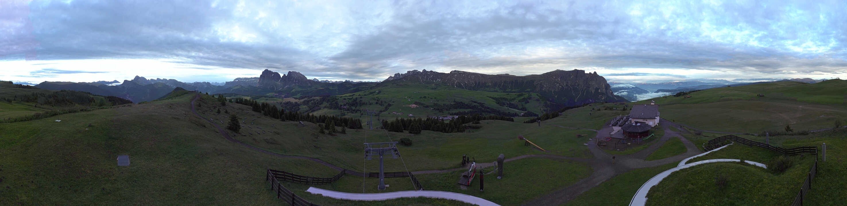 Archiv Foto Webcam Panorama der Seiser Alm von der Puflatsch Bergstation
