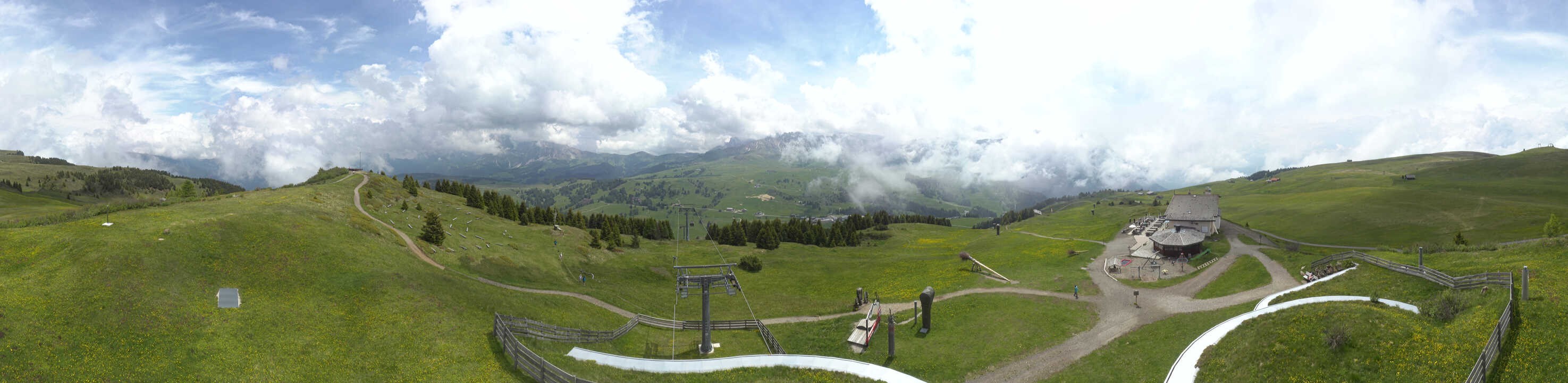 Archiv Foto Webcam Panorama der Seiser Alm von der Puflatsch Bergstation