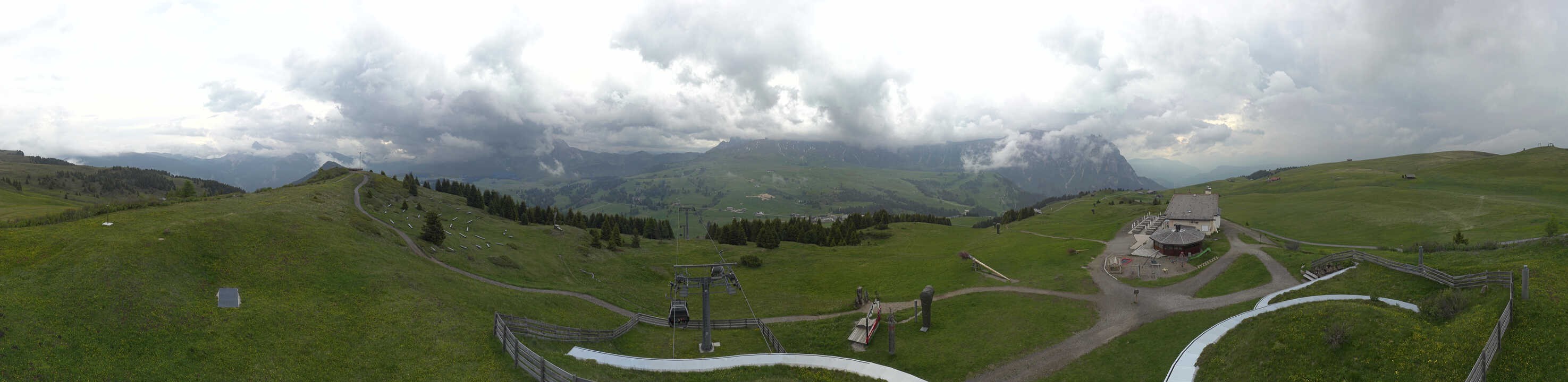 Archiv Foto Webcam Panorama der Seiser Alm von der Puflatsch Bergstation