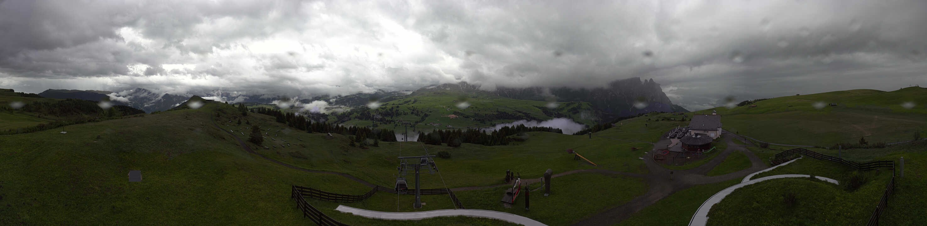 Archiv Foto Webcam Panorama der Seiser Alm von der Puflatsch Bergstation