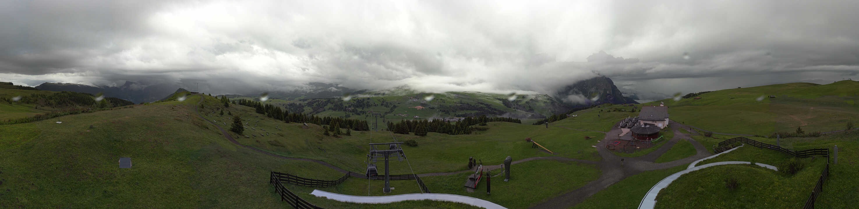 Archiv Foto Webcam Panorama der Seiser Alm von der Puflatsch Bergstation