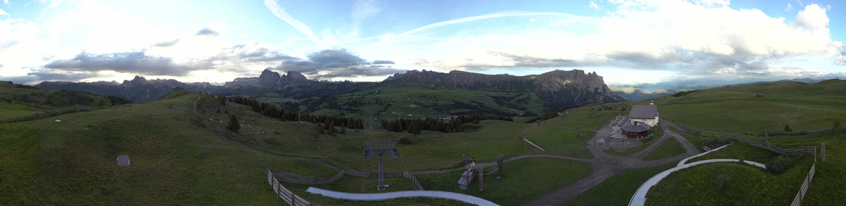 Archiv Foto Webcam Panorama der Seiser Alm von der Puflatsch Bergstation