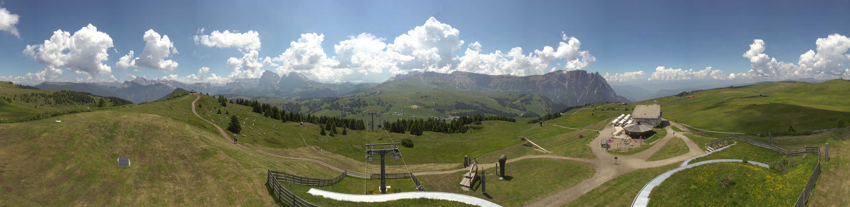 Archiv Foto Webcam Panorama der Seiser Alm von der Puflatsch Bergstation