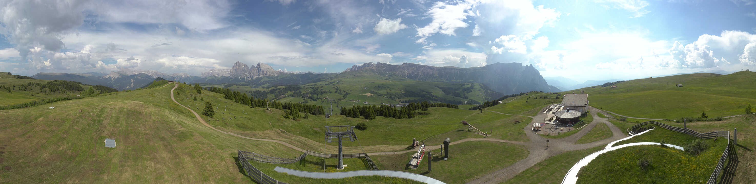Archiv Foto Webcam Panorama der Seiser Alm von der Puflatsch Bergstation