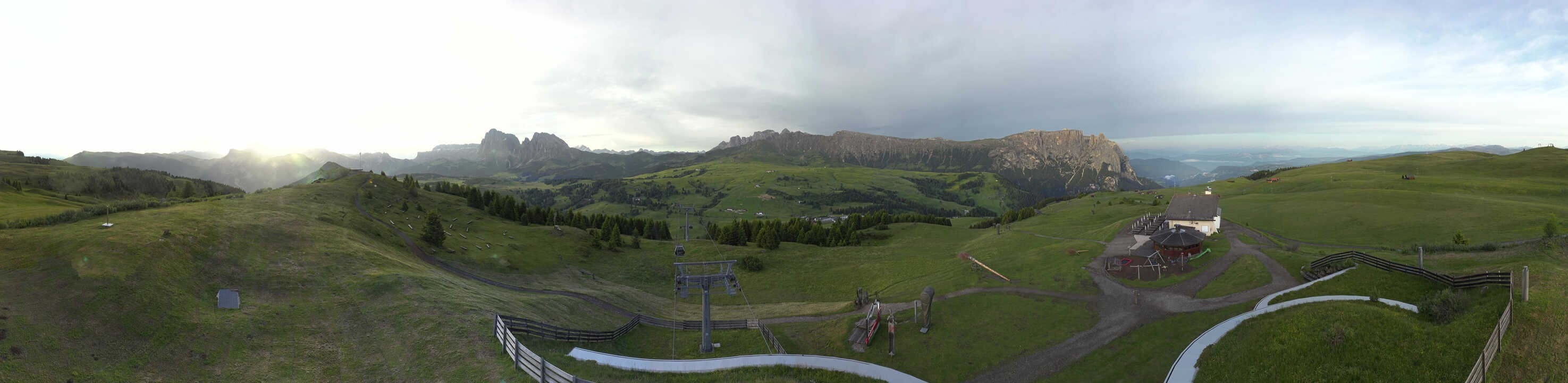 Archiv Foto Webcam Panorama der Seiser Alm von der Puflatsch Bergstation