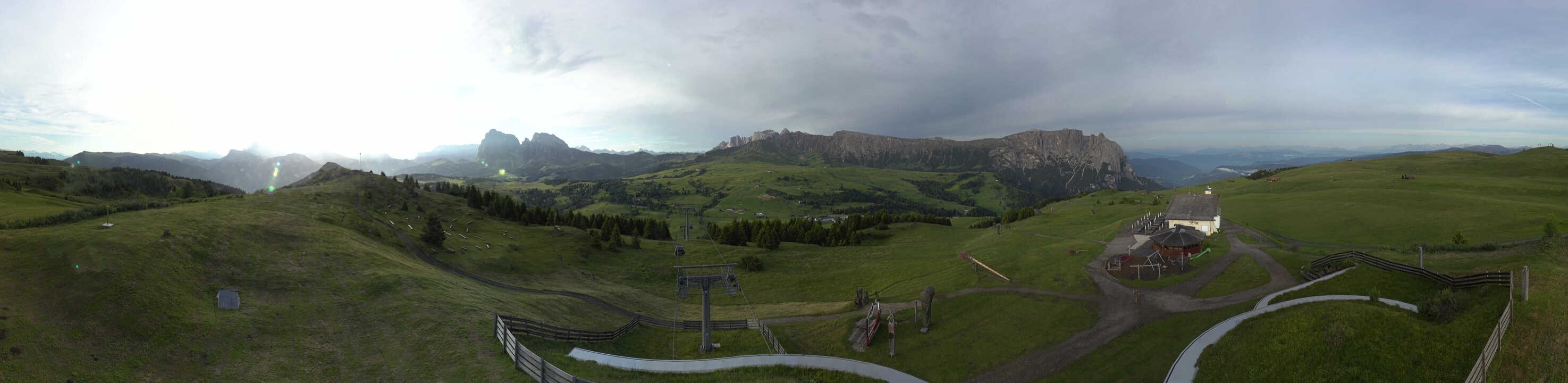 Archiv Foto Webcam Panorama der Seiser Alm von der Puflatsch Bergstation