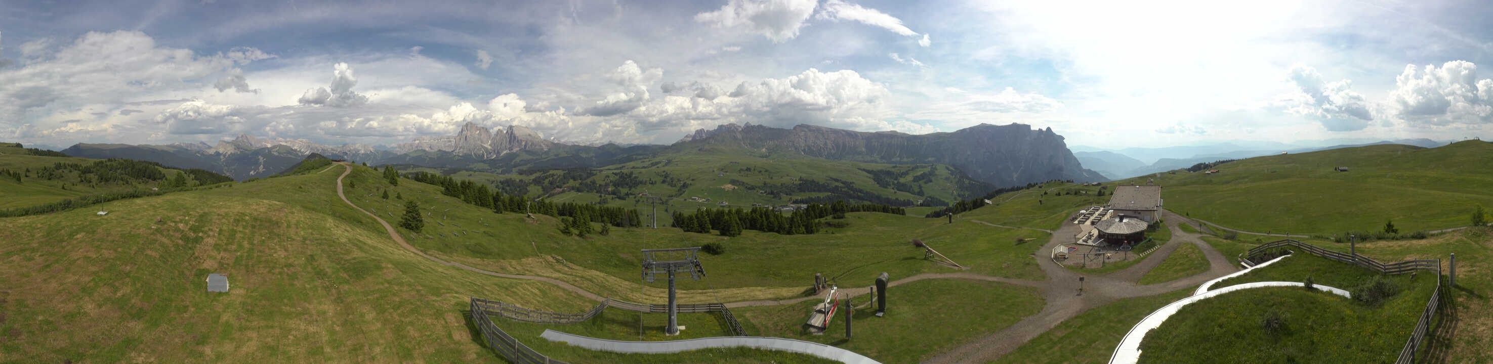 Archiv Foto Webcam Panorama der Seiser Alm von der Puflatsch Bergstation