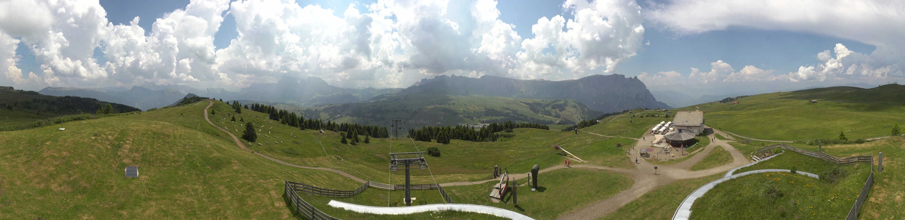 Archiv Foto Webcam Panorama der Seiser Alm von der Puflatsch Bergstation