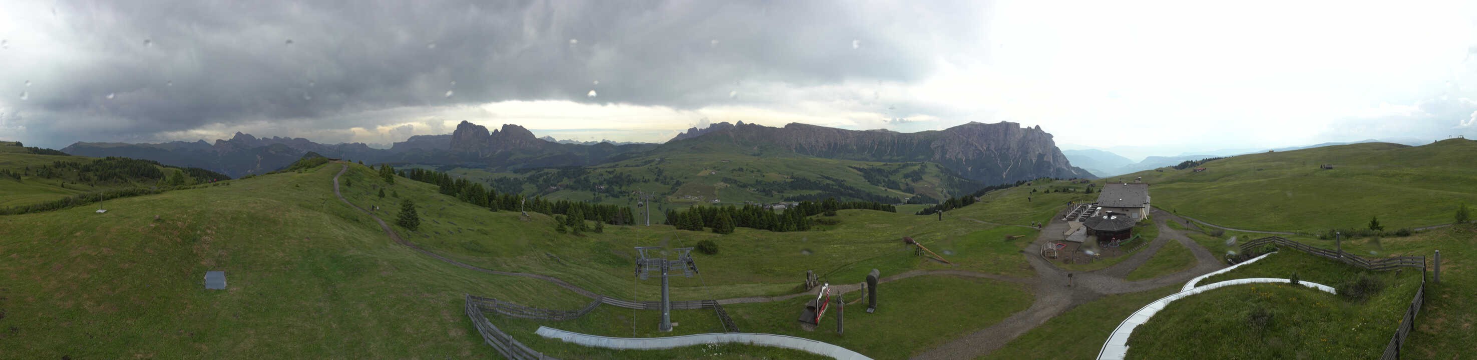 Archiv Foto Webcam Panorama der Seiser Alm von der Puflatsch Bergstation