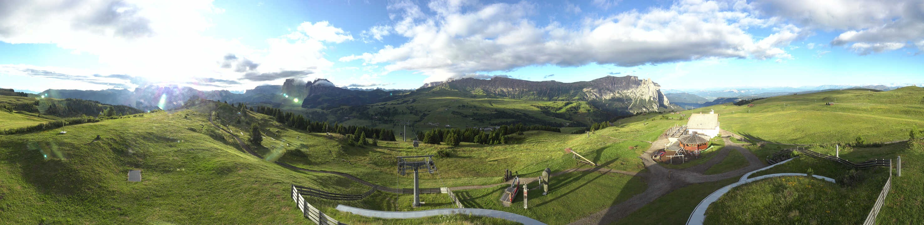 Archiv Foto Webcam Panorama der Seiser Alm von der Puflatsch Bergstation