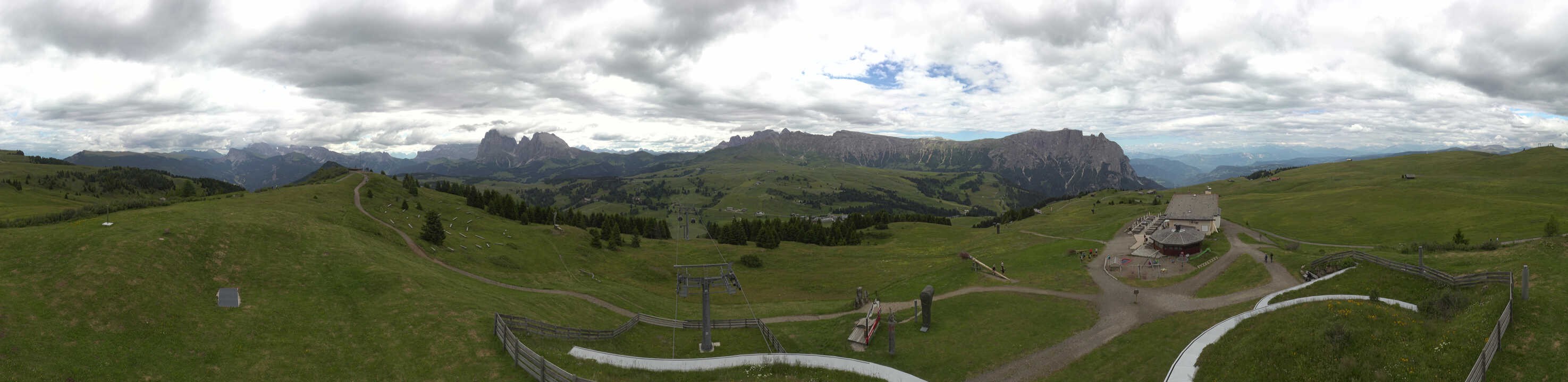 Archiv Foto Webcam Panorama der Seiser Alm von der Puflatsch Bergstation