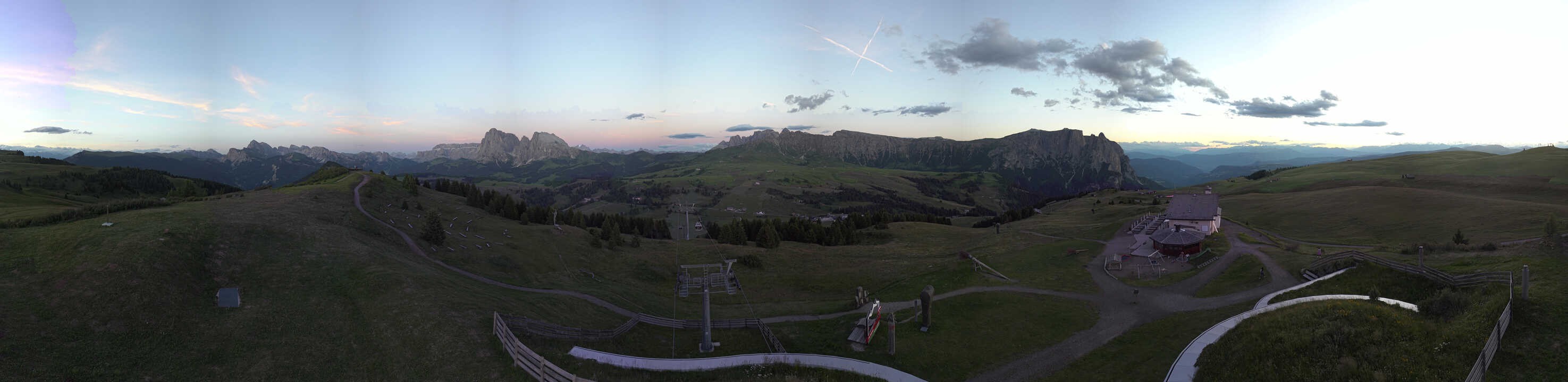 Archiv Foto Webcam Panorama der Seiser Alm von der Puflatsch Bergstation