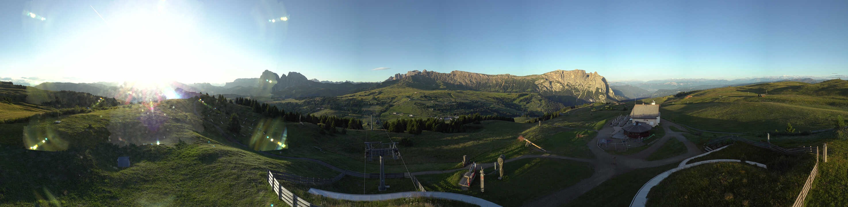 Archived image Webcam Alpe di Siusi: View from the Puflatsch Mountain Station