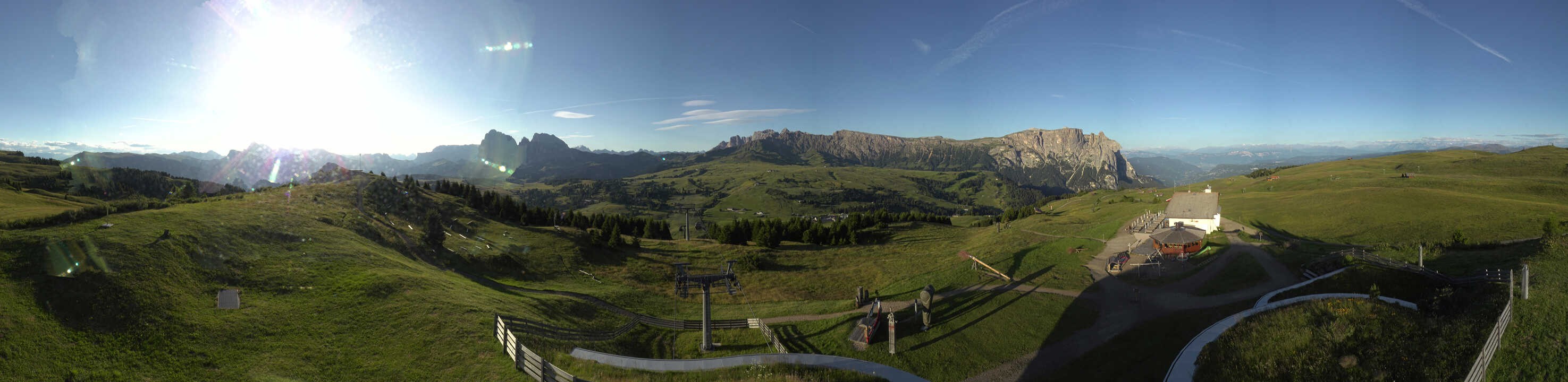 Archived image Webcam Alpe di Siusi: View from the Puflatsch Mountain Station