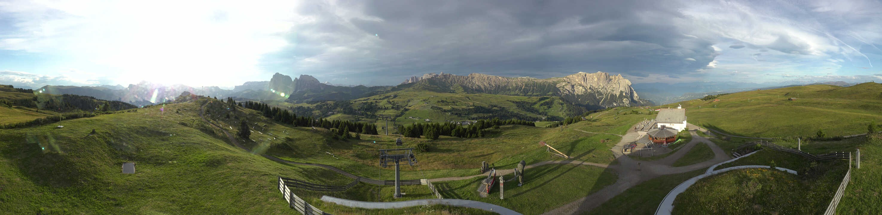 Archived image Webcam Alpe di Siusi: View from the Puflatsch Mountain Station