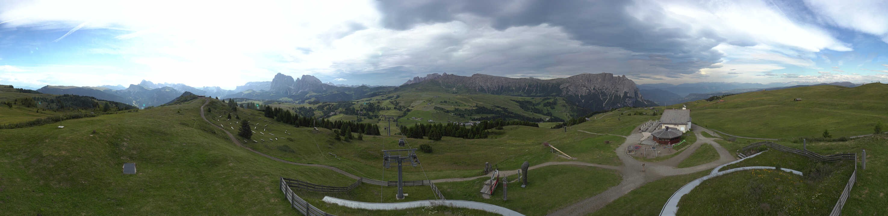 Archived image Webcam Alpe di Siusi: View from the Puflatsch Mountain Station