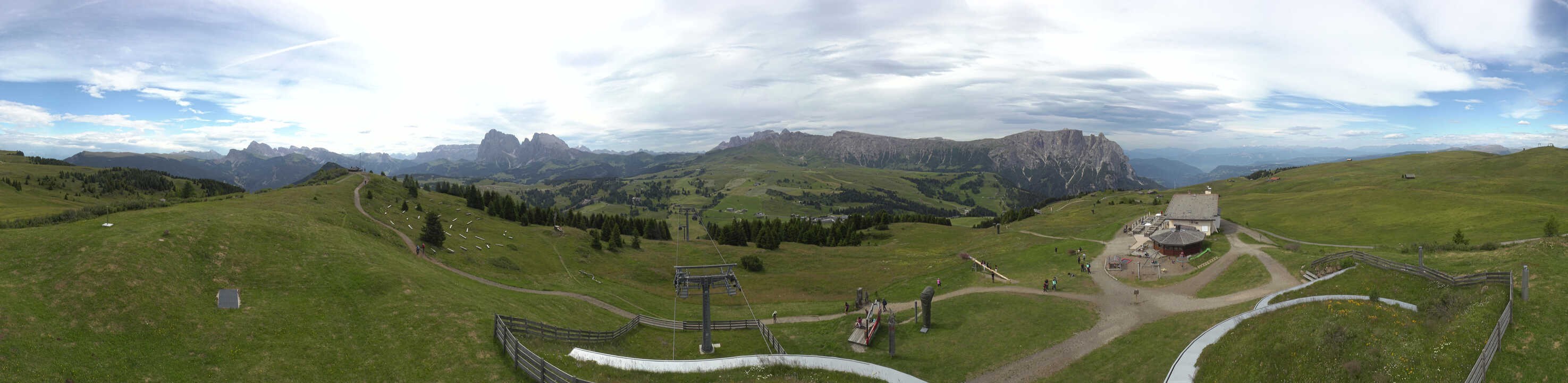 Archived image Webcam Alpe di Siusi: View from the Puflatsch Mountain Station