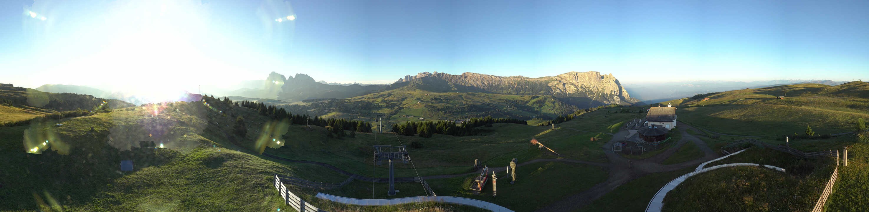 Archived image Webcam Alpe di Siusi: View from the Puflatsch Mountain Station