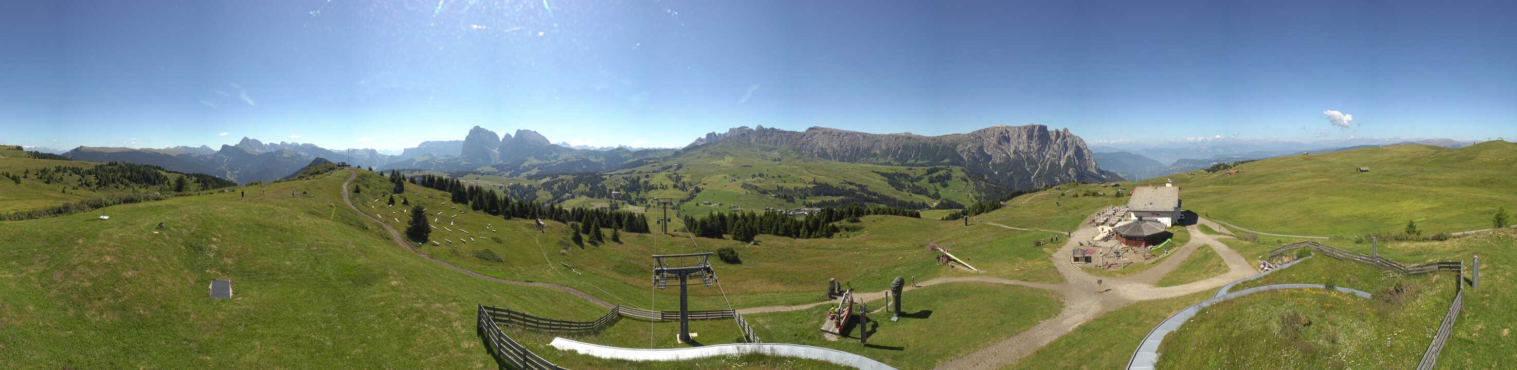 Archived image Webcam Alpe di Siusi: View from the Puflatsch Mountain Station