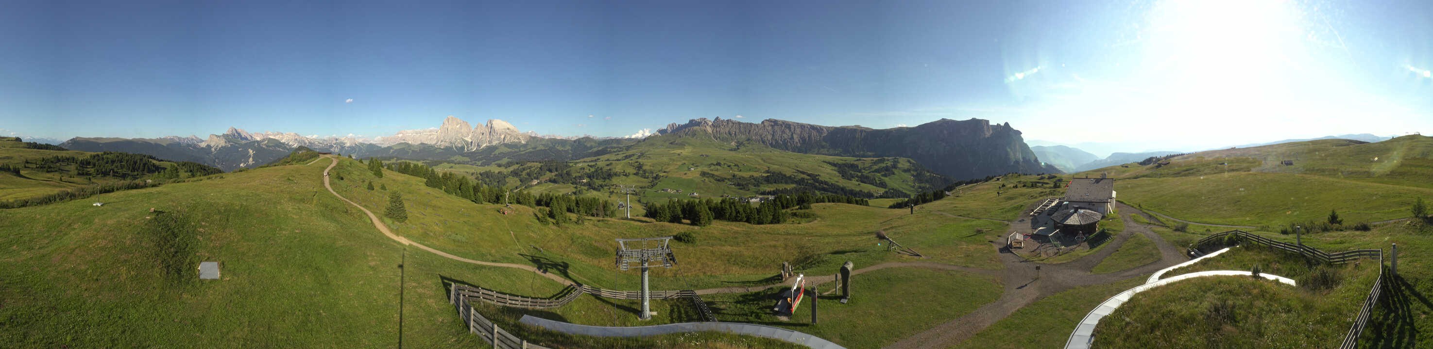 Archived image Webcam Alpe di Siusi: View from the Puflatsch Mountain Station