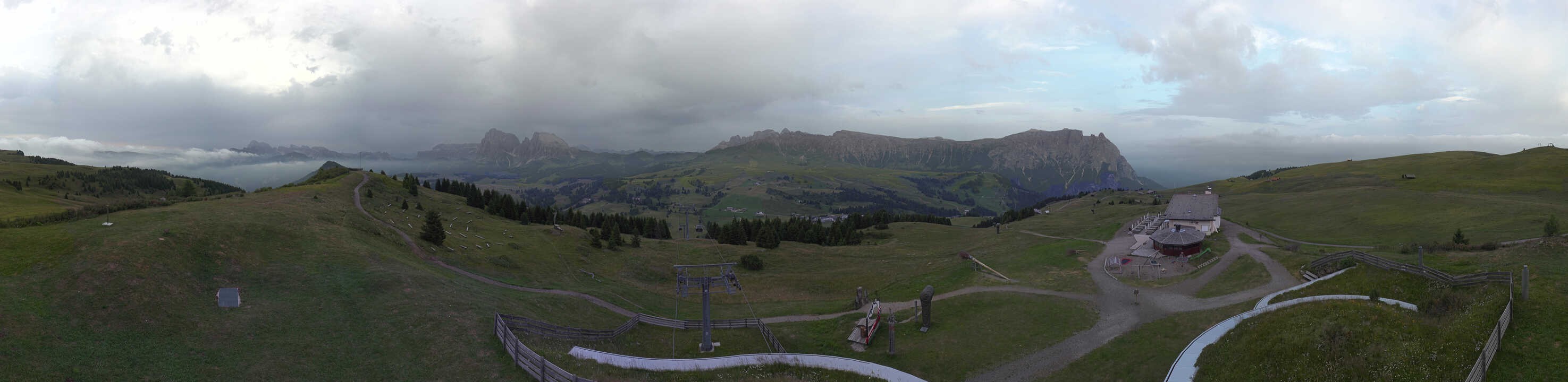 Archiv Foto Webcam Panorama der Seiser Alm von der Puflatsch Bergstation