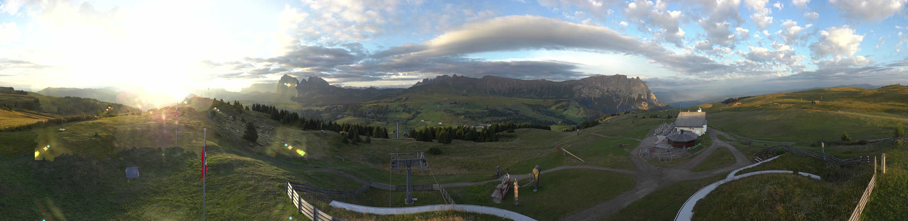 Archiv Foto Webcam Panorama der Seiser Alm von der Puflatsch Bergstation