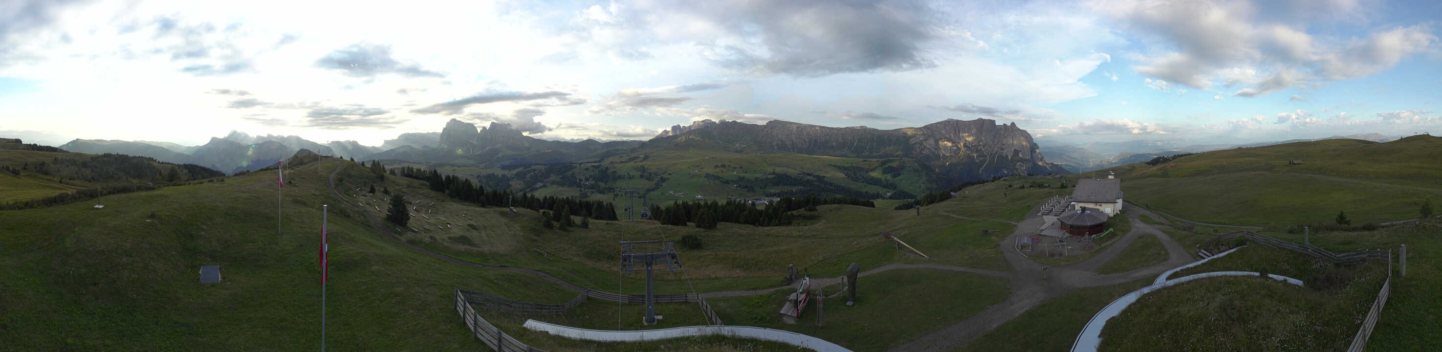 Archiv Foto Webcam Panorama der Seiser Alm von der Puflatsch Bergstation