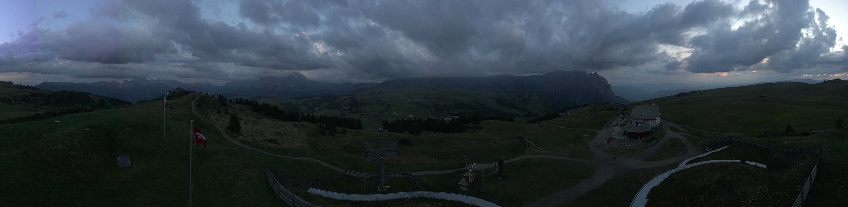 Archiv Foto Webcam Panorama der Seiser Alm von der Puflatsch Bergstation