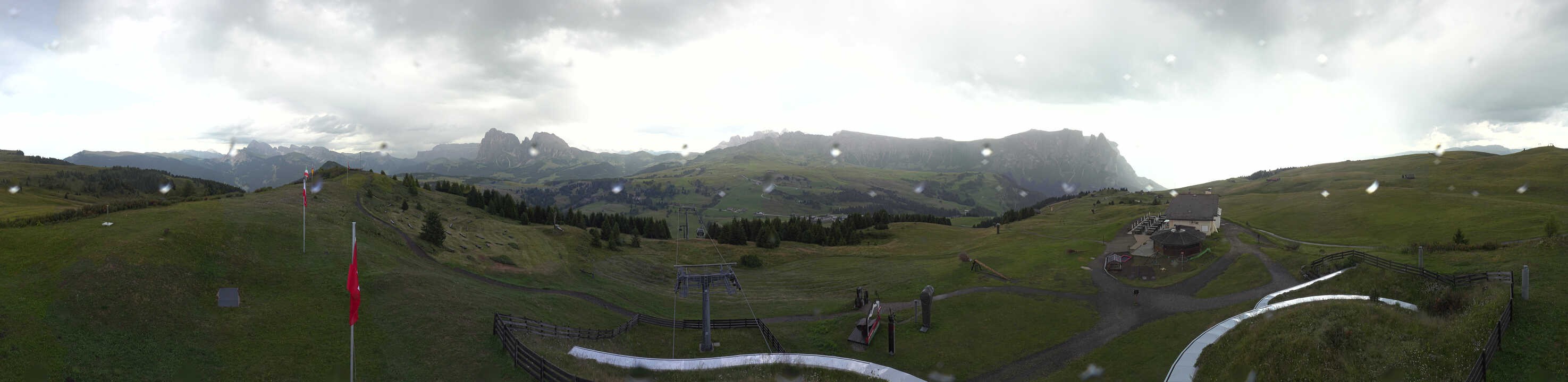 Archiv Foto Webcam Panorama der Seiser Alm von der Puflatsch Bergstation