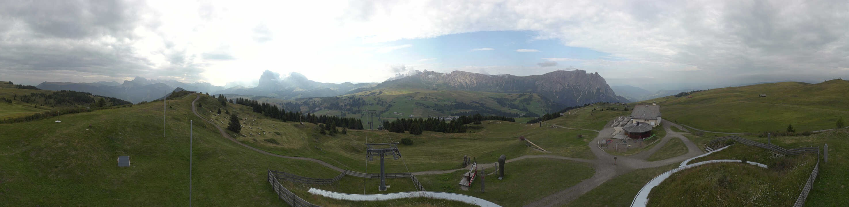 Archived image Webcam Alpe di Siusi: View from the Puflatsch Mountain Station