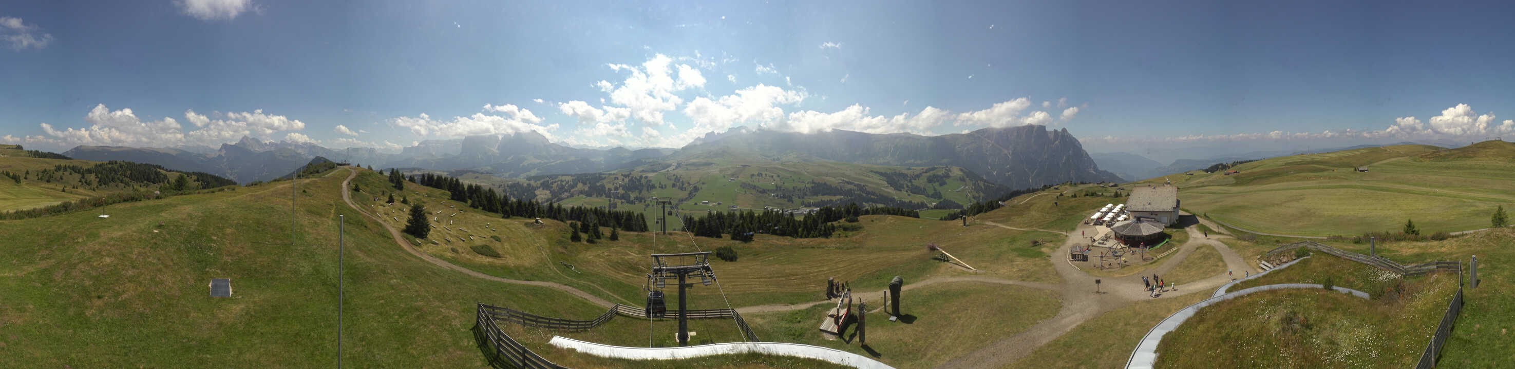 Archiv Foto Webcam Panorama der Seiser Alm von der Puflatsch Bergstation