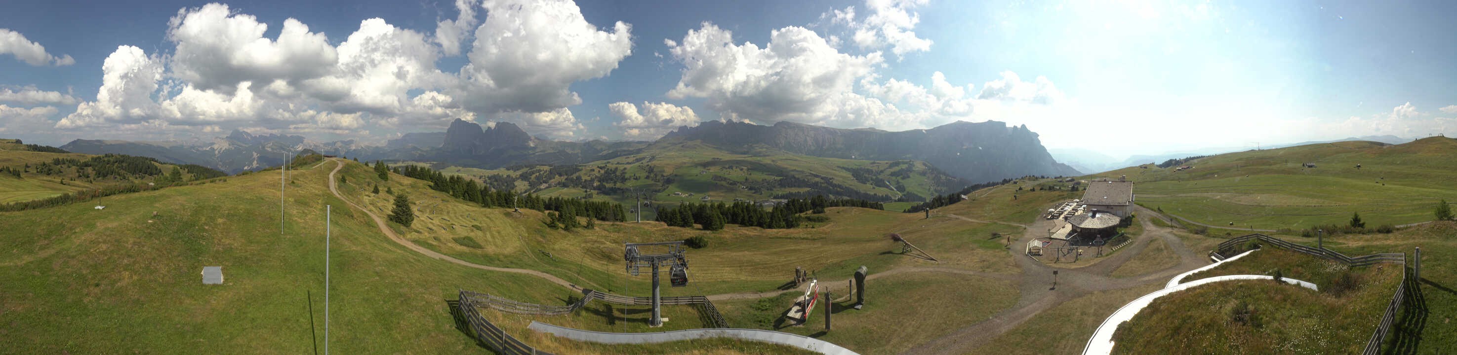 Archiv Foto Webcam Panorama der Seiser Alm von der Puflatsch Bergstation