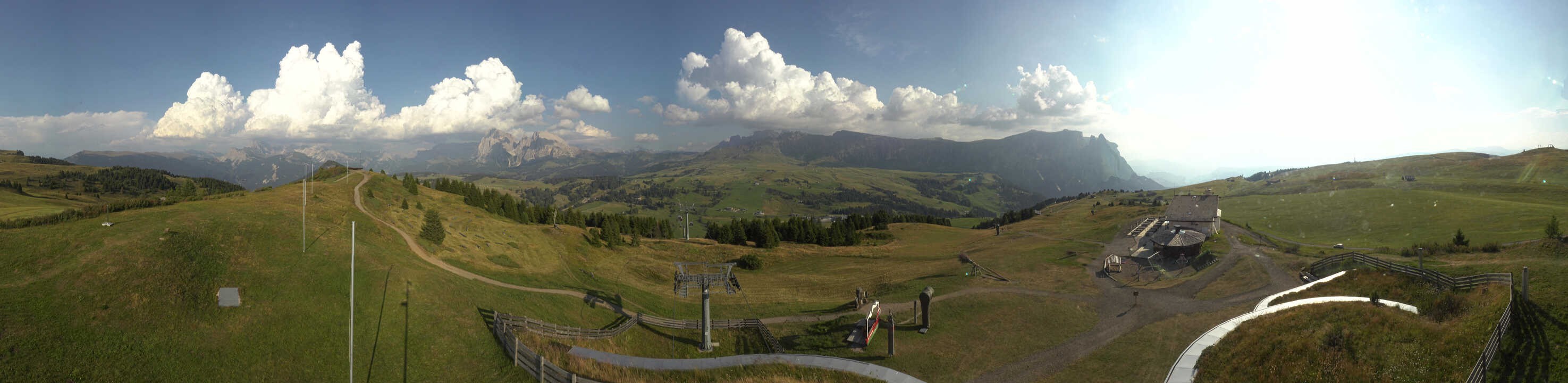 Archiv Foto Webcam Panorama der Seiser Alm von der Puflatsch Bergstation