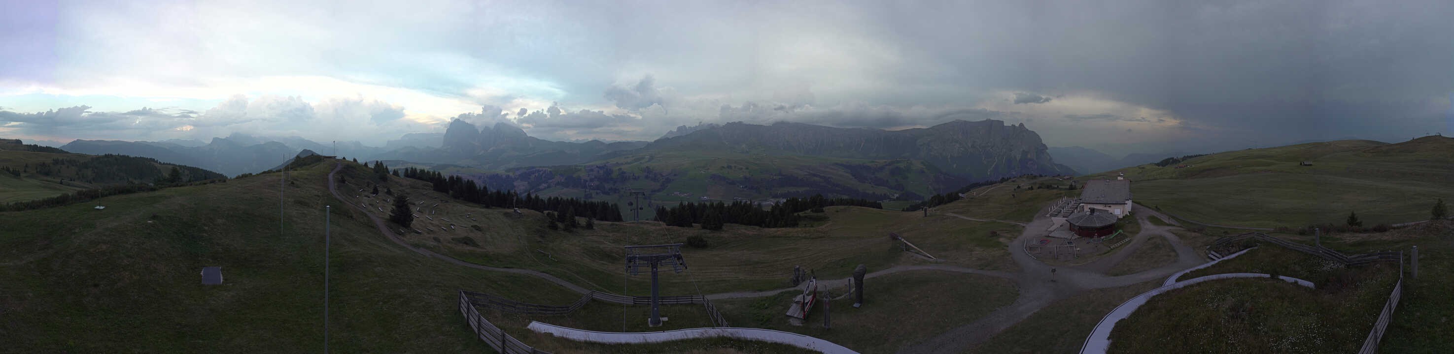 Archiv Foto Webcam Panorama der Seiser Alm von der Puflatsch Bergstation