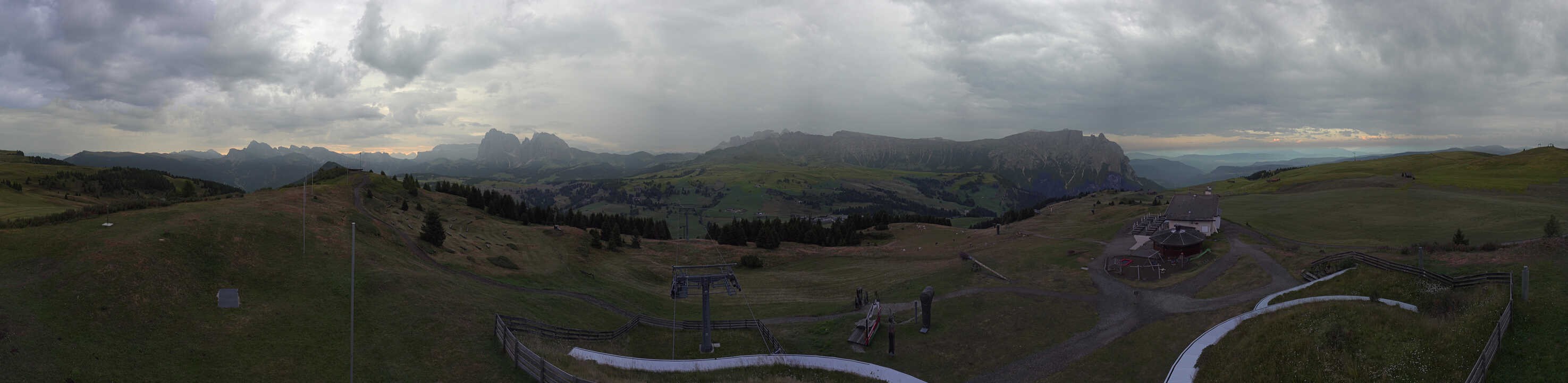 Archiv Foto Webcam Panorama der Seiser Alm von der Puflatsch Bergstation