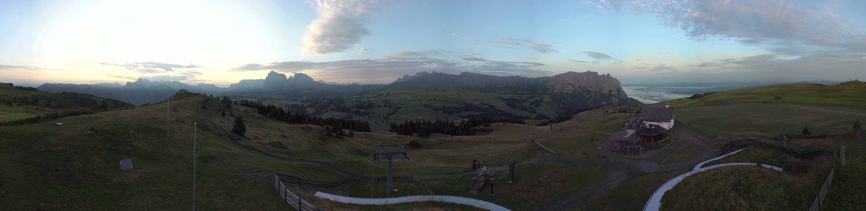 Archiv Foto Webcam Panorama der Seiser Alm von der Puflatsch Bergstation