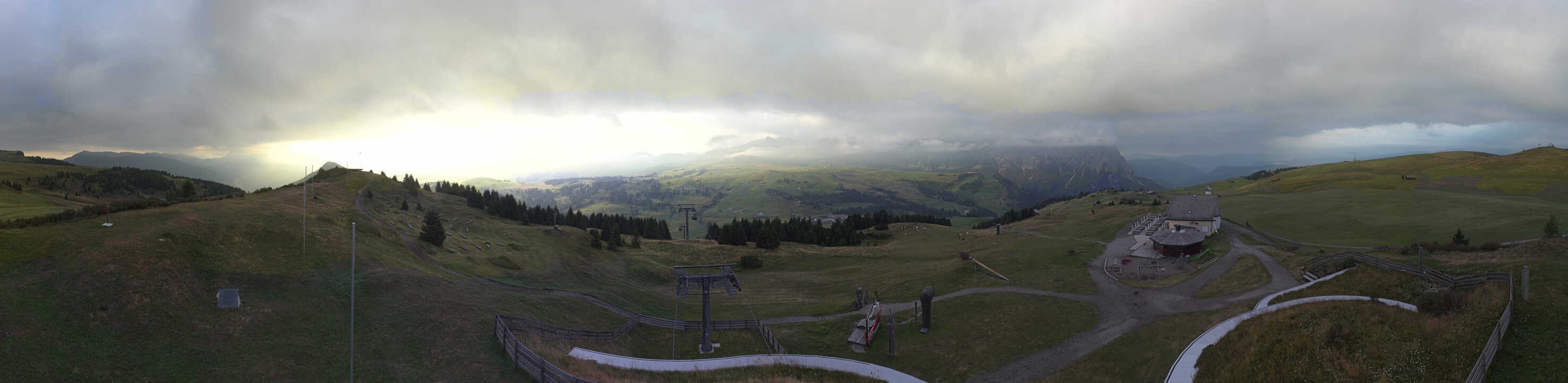 Archiv Foto Webcam Panorama der Seiser Alm von der Puflatsch Bergstation