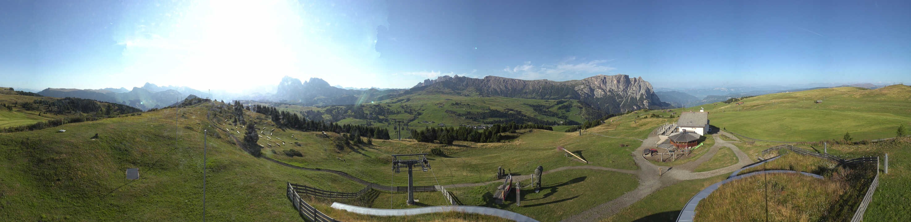 Archived image Webcam Alpe di Siusi: View from the Puflatsch Mountain Station