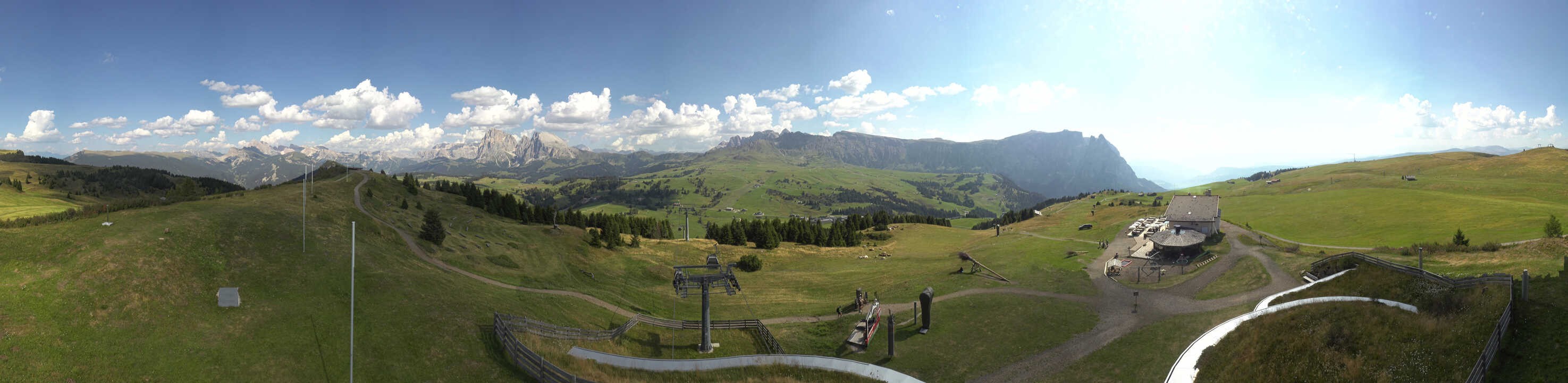 Archived image Webcam Alpe di Siusi: View from the Puflatsch Mountain Station