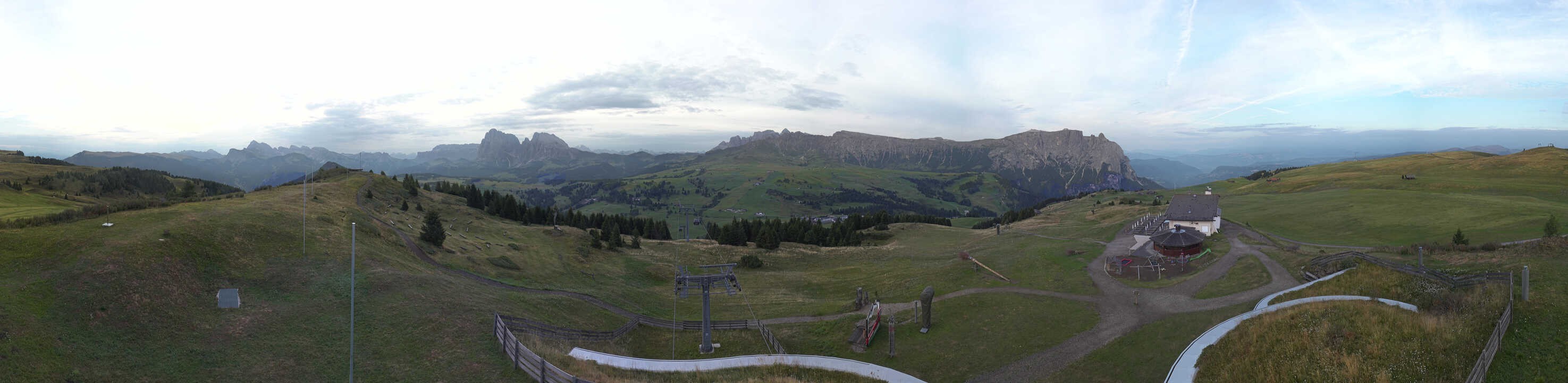 Archiv Foto Webcam Panorama der Seiser Alm von der Puflatsch Bergstation