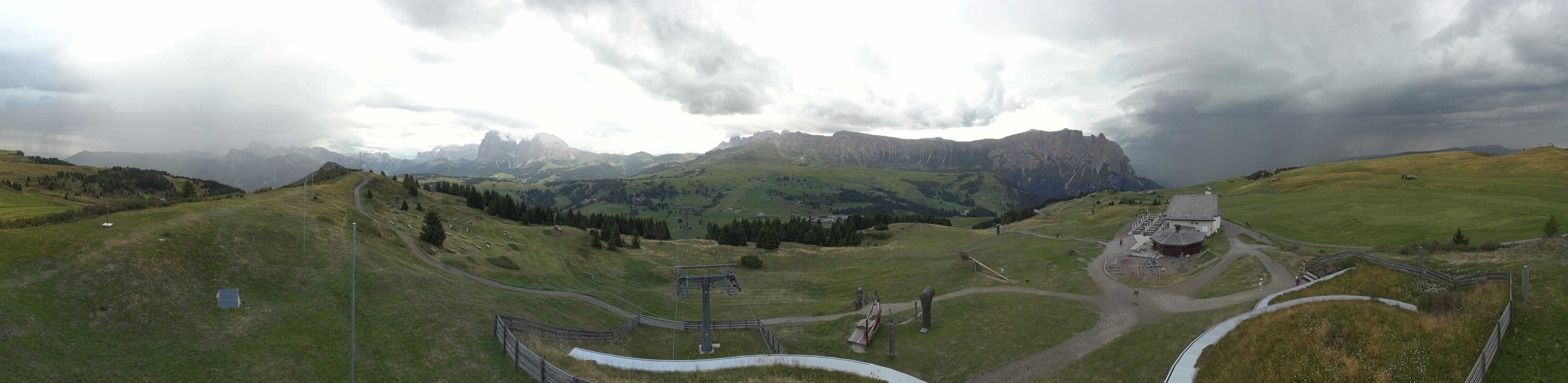 Archiv Foto Webcam Panorama der Seiser Alm von der Puflatsch Bergstation