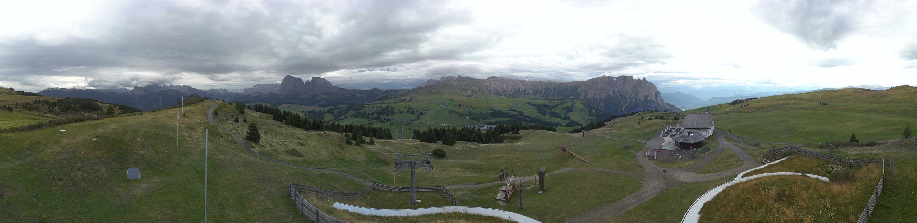 Archiv Foto Webcam Panorama der Seiser Alm von der Puflatsch Bergstation