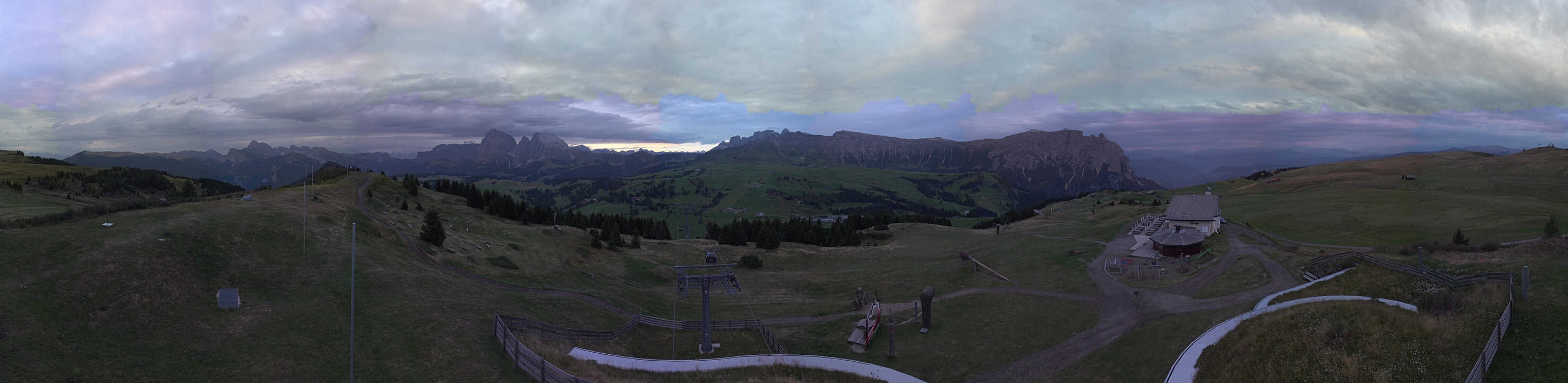 Archiv Foto Webcam Panorama der Seiser Alm von der Puflatsch Bergstation