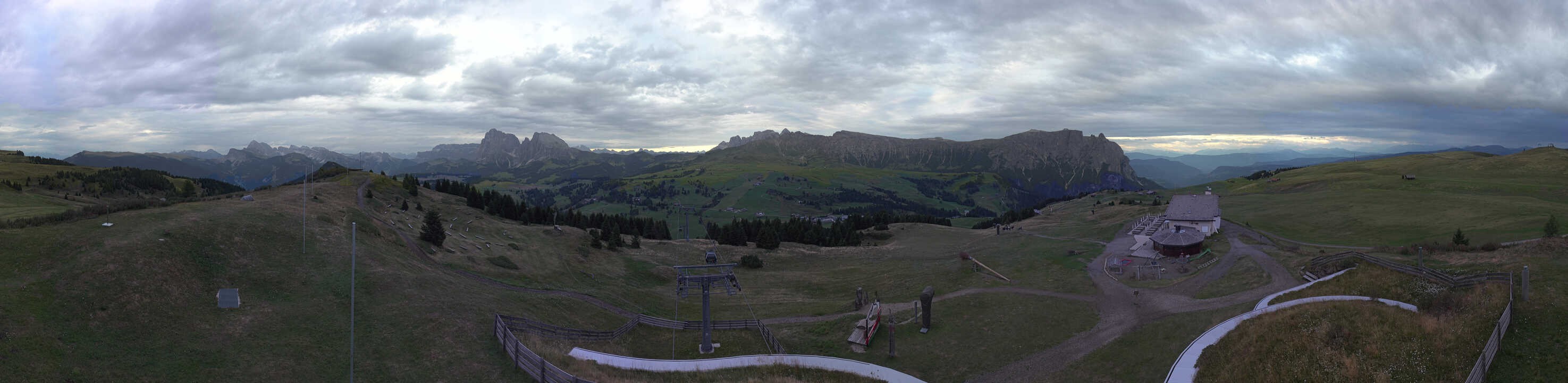 Archiv Foto Webcam Panorama der Seiser Alm von der Puflatsch Bergstation