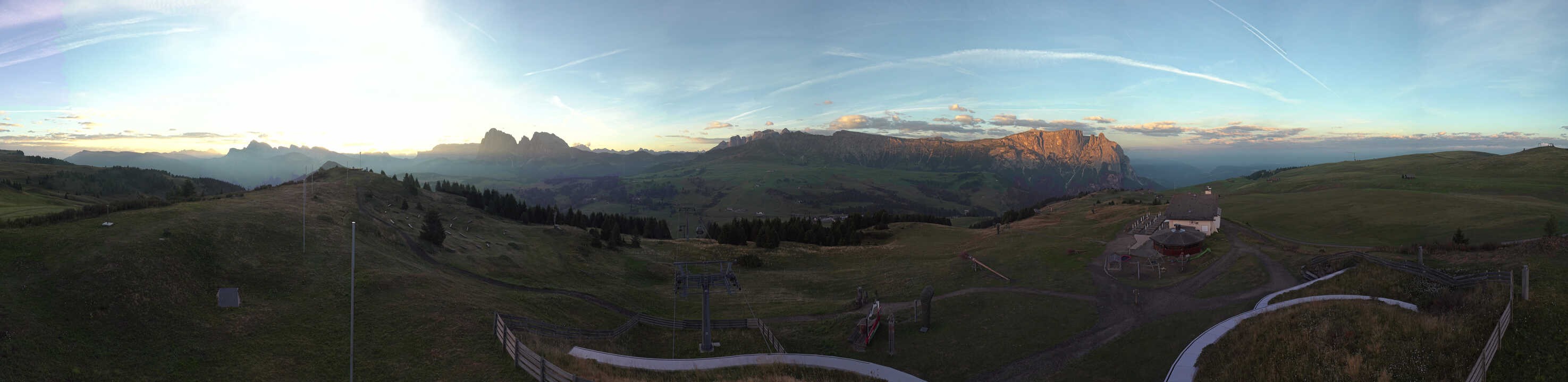 Archived image Webcam Alpe di Siusi: View from the Puflatsch Mountain Station